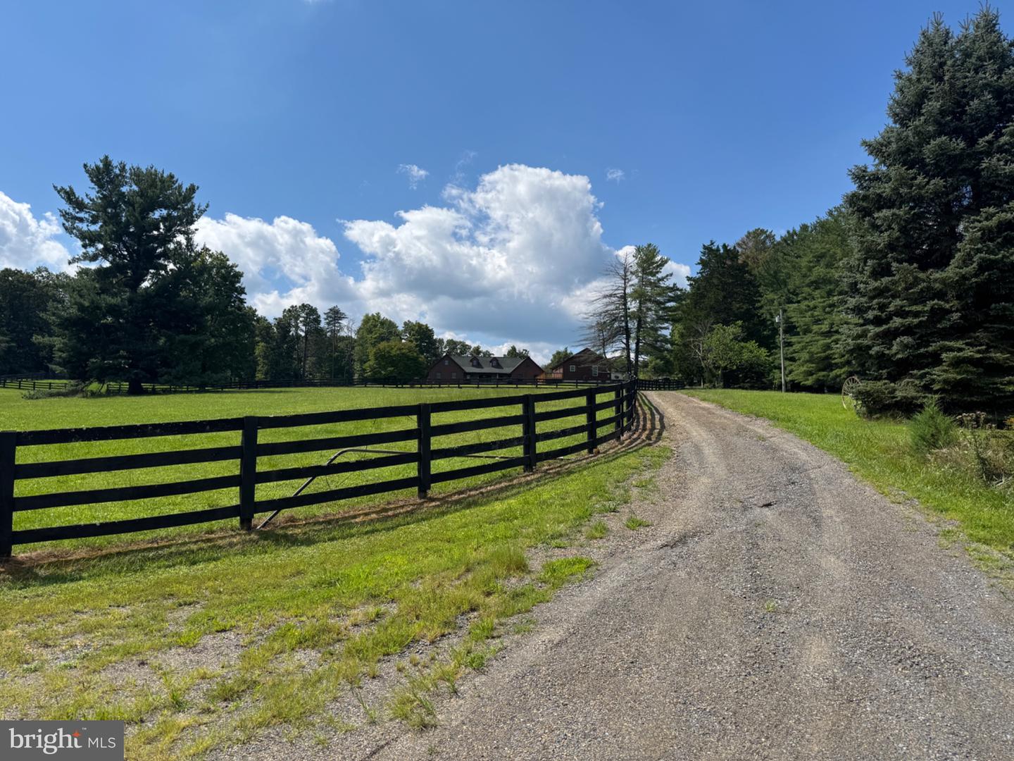 329 Hawks Nest Property Photo 2
