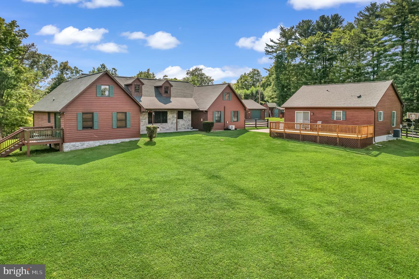329 Hawks Nest Property Photo 3