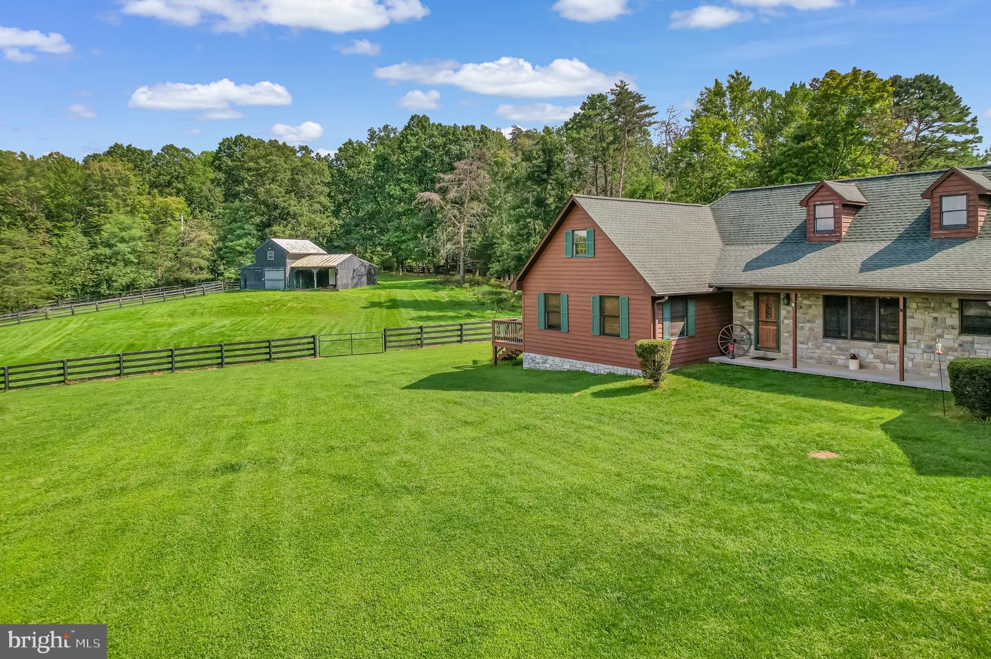 329 Hawks Nest Property Photo 57