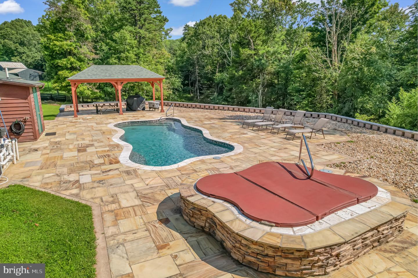 329 Hawks Nest Property Photo 68