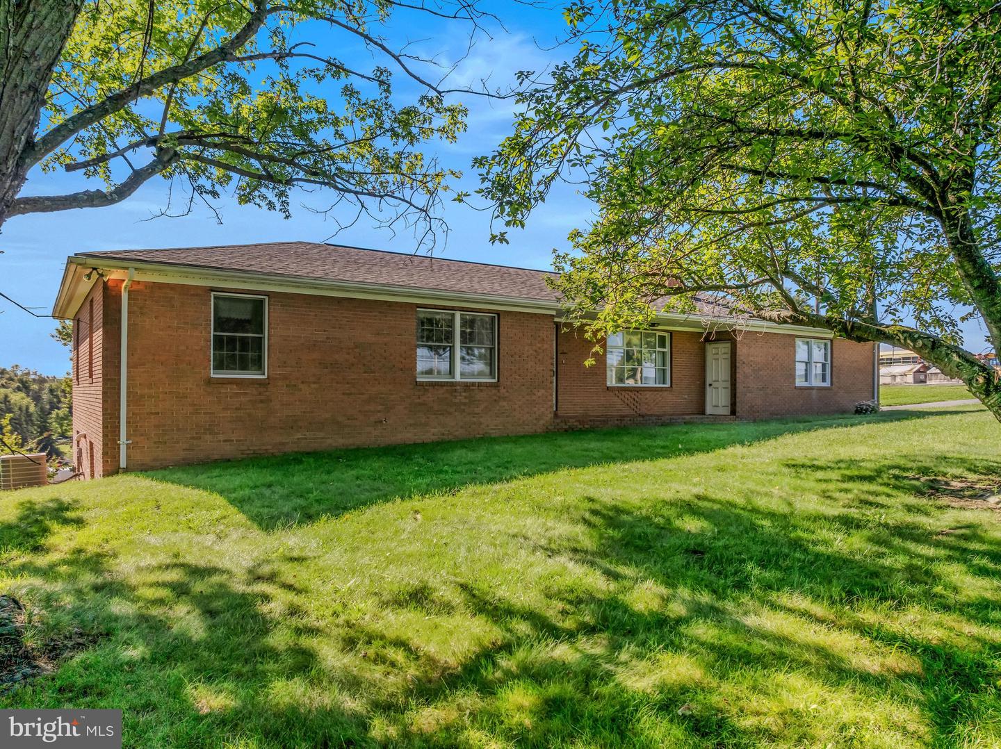 25 Pancione Loop Property Photo 3