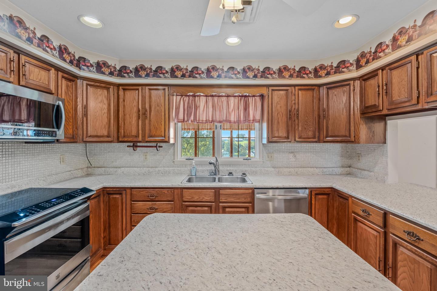 25 Pancione Loop Property Photo 19