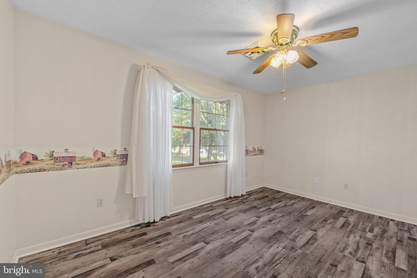 25 Pancione Loop Property Photo 26
