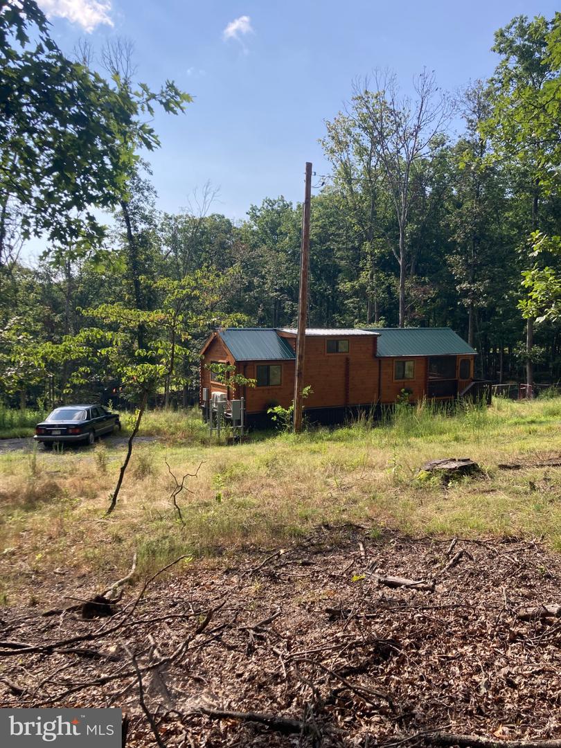 3065 Kerns School Rd Property Photo 2
