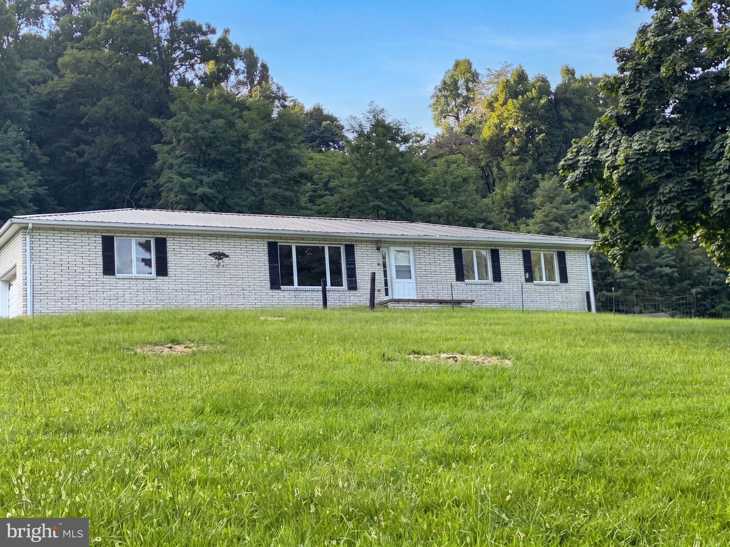 814 Becks Gap Rd Property Photo 1