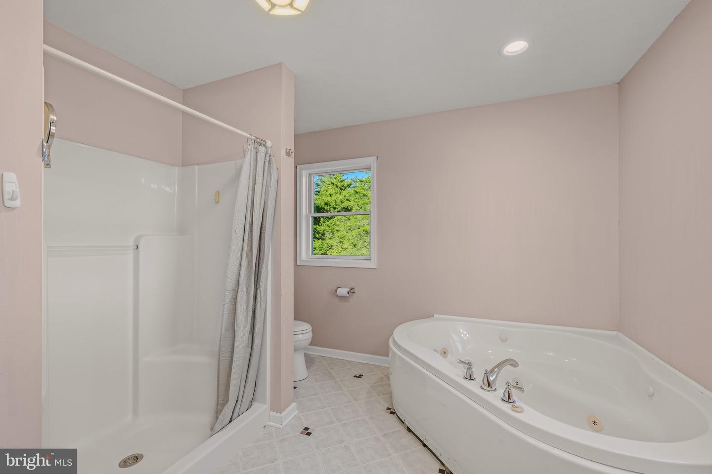 112 Monument Dr Property Photo 22