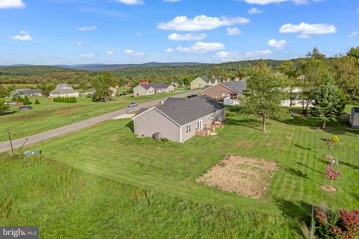 54 Autumn Dr Property Photo 2