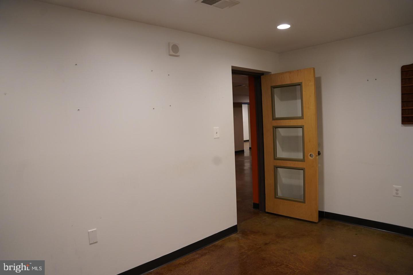7595 Martinsburg Pike #d Property Photo 5