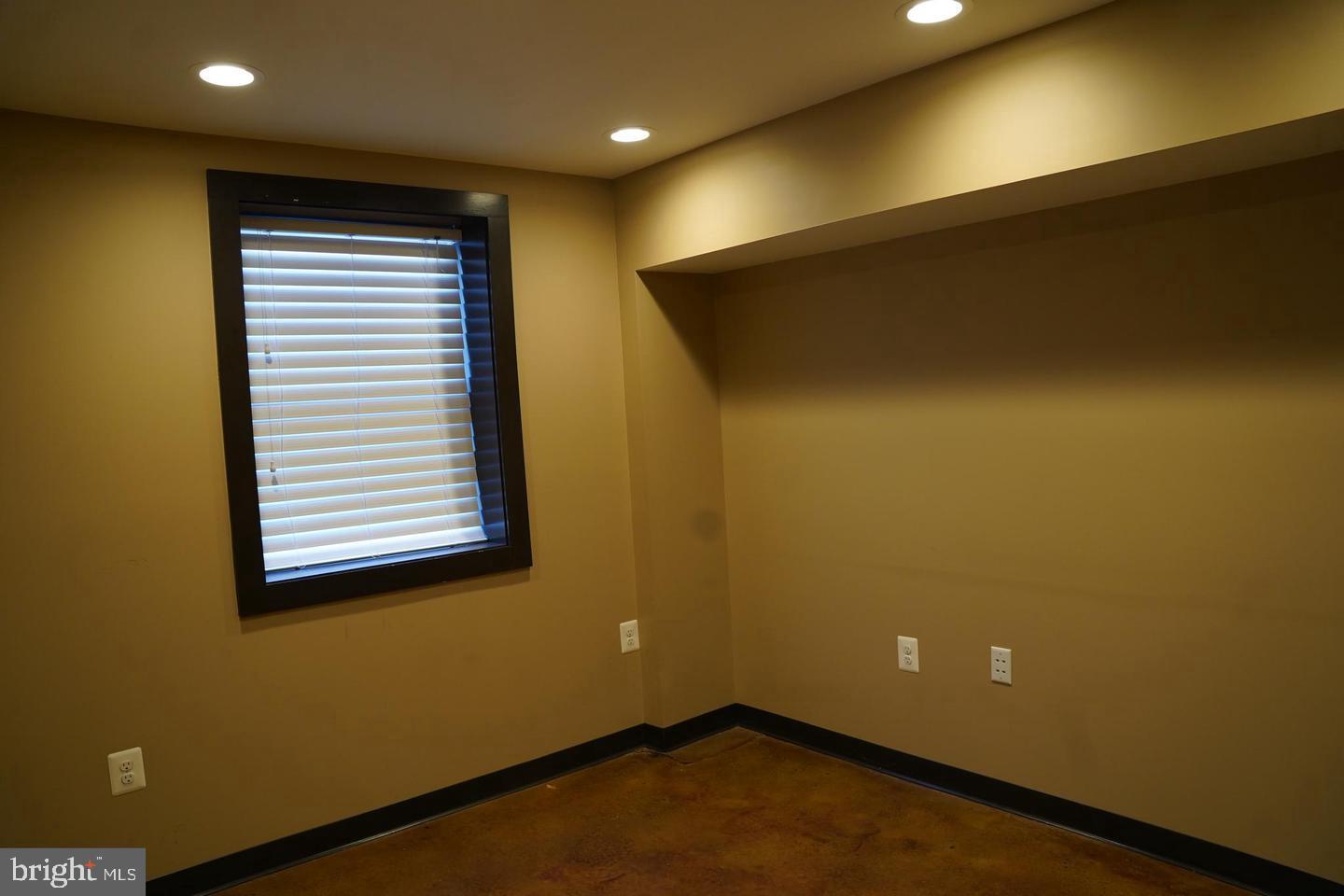 7595 Martinsburg Pike #a Property Photo 2