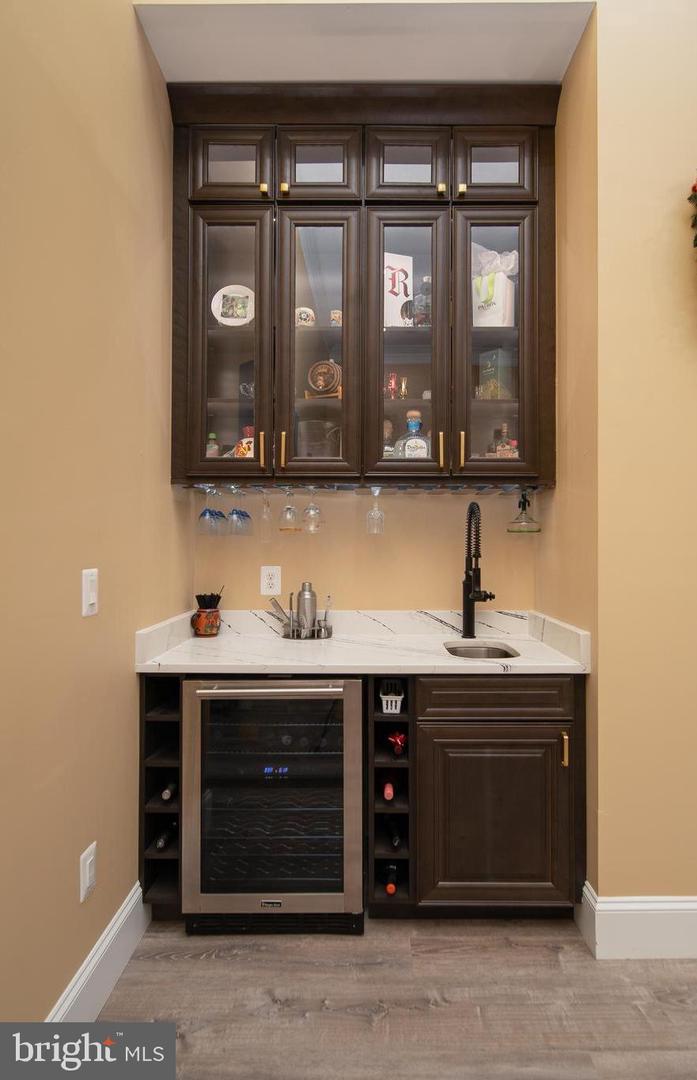659 Waterside Drive Property Photo 25