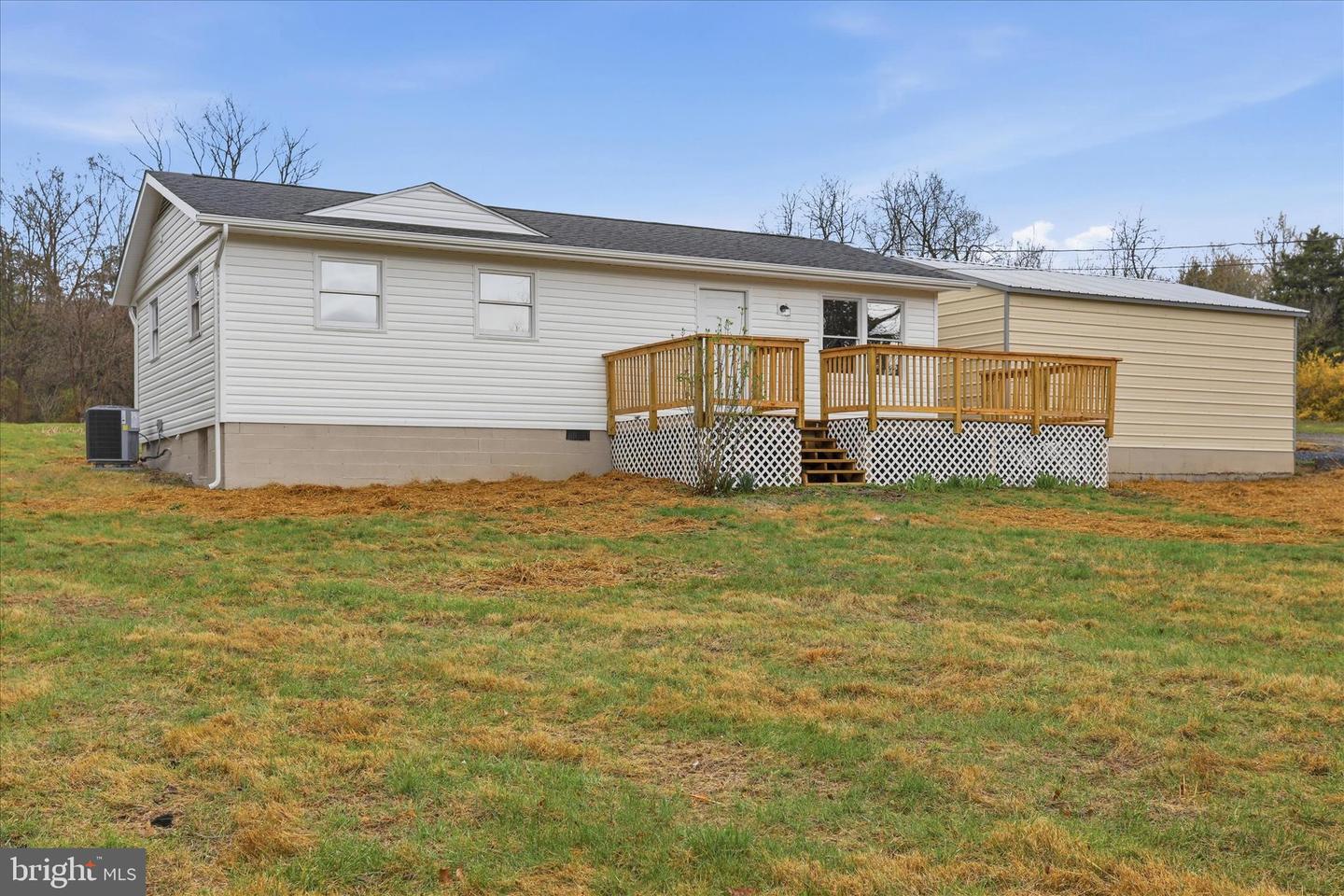 276 Forest View Dr Property Photo 2