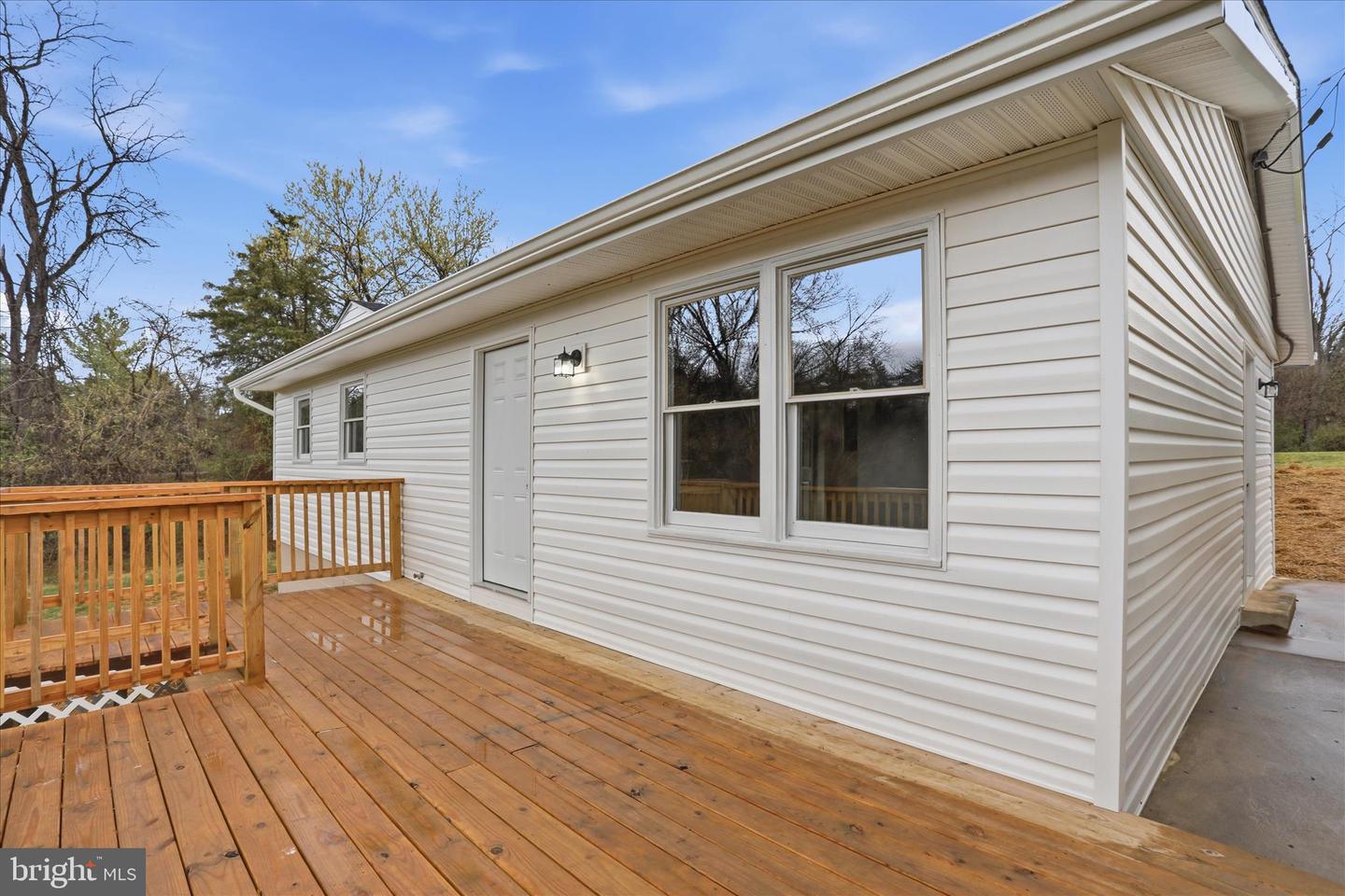 276 Forest View Dr Property Photo 4