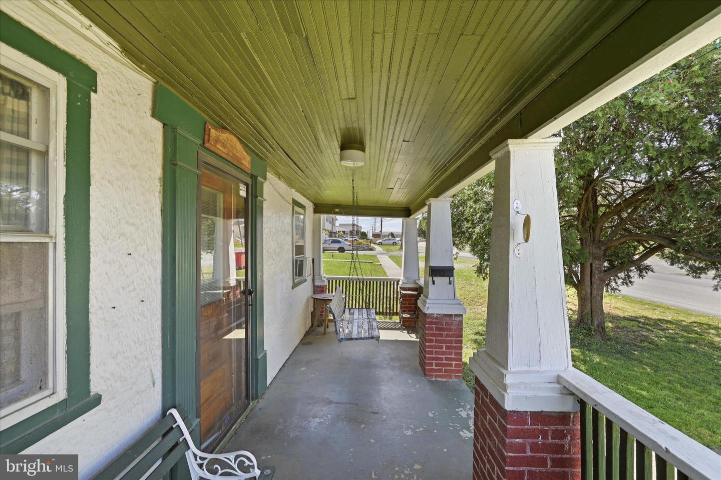 101 S George St Property Photo 3