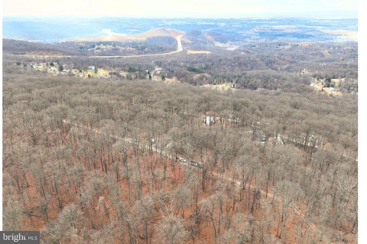 Hickory Nut Ln Property Photo 1