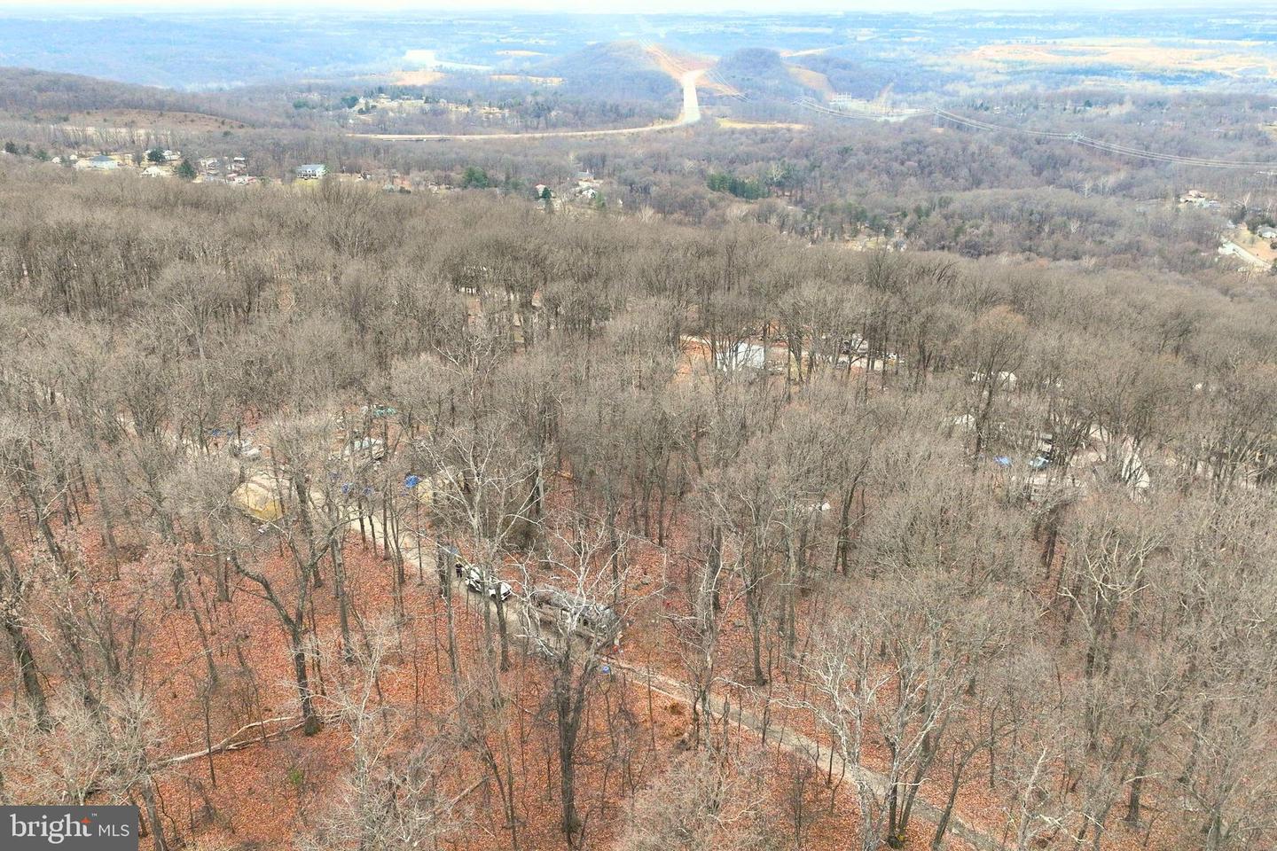 Hickory Nut Ln Property Photo 3