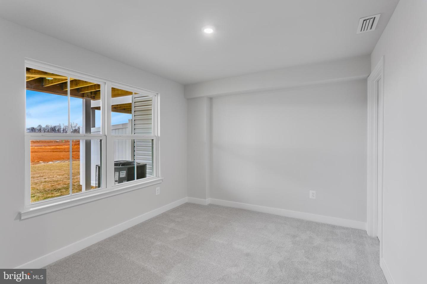 1733 Destrier St Property Photo 3