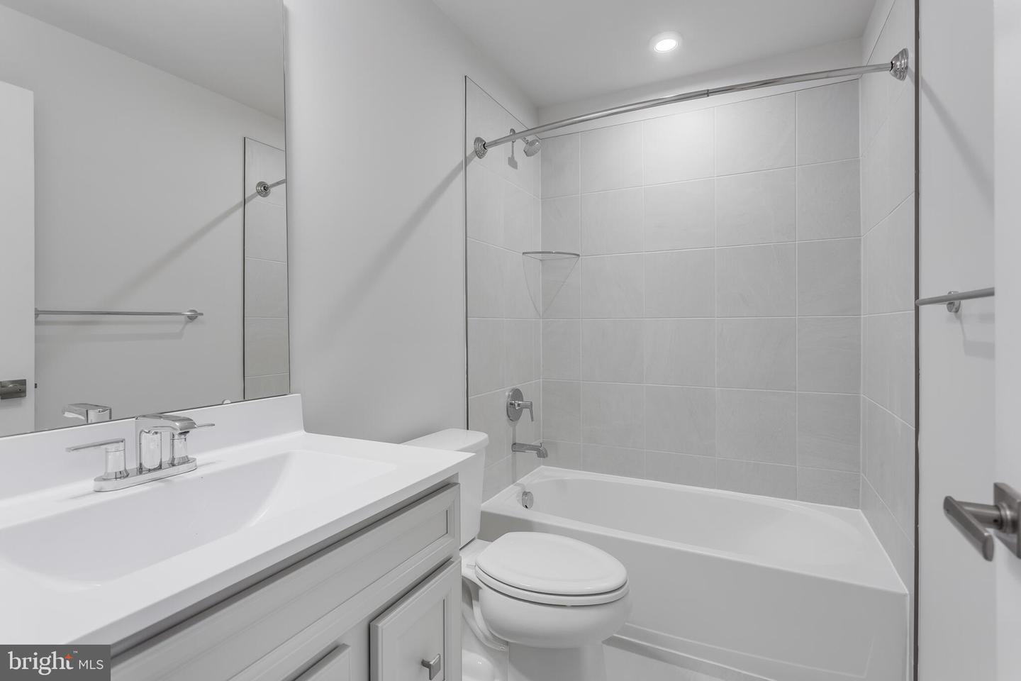 1733 Destrier St Property Photo 4