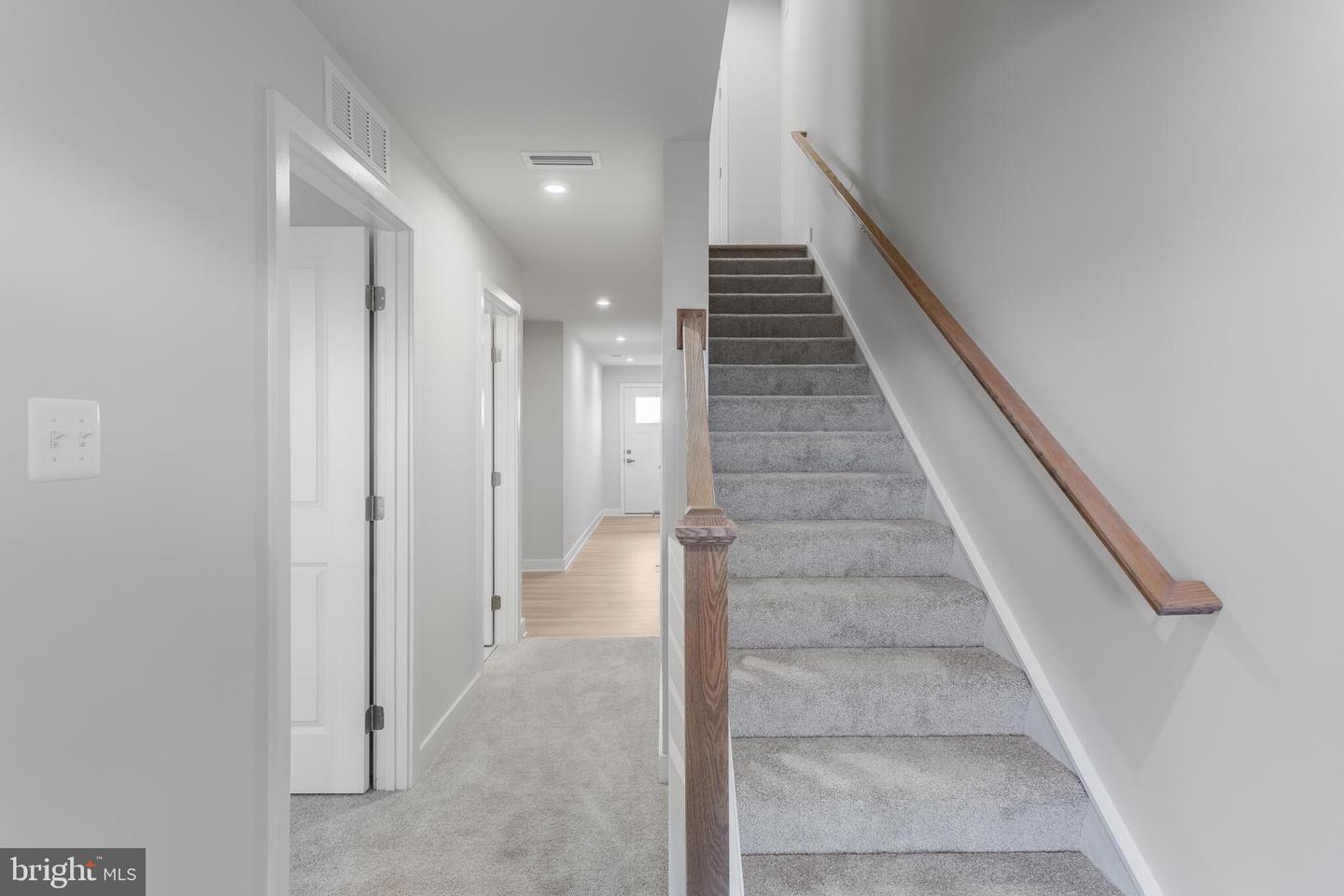 1733 Destrier St Property Photo 6
