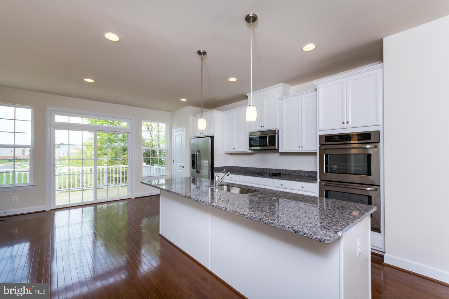 18 Harrison Aly #[580] Property Photo 5