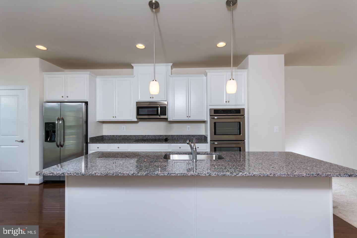 18 Harrison Aly #[580] Property Photo 6