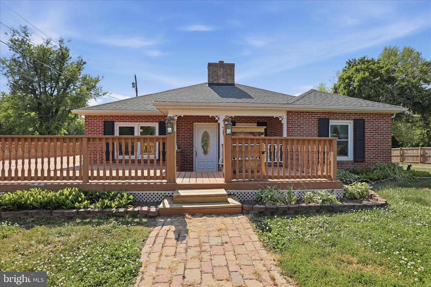 297 Euclid Ave Property Photo 2