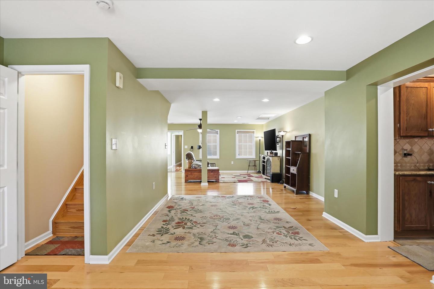 297 Euclid Ave Property Photo 4