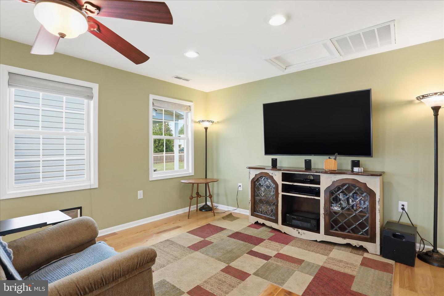 297 Euclid Ave Property Photo 8