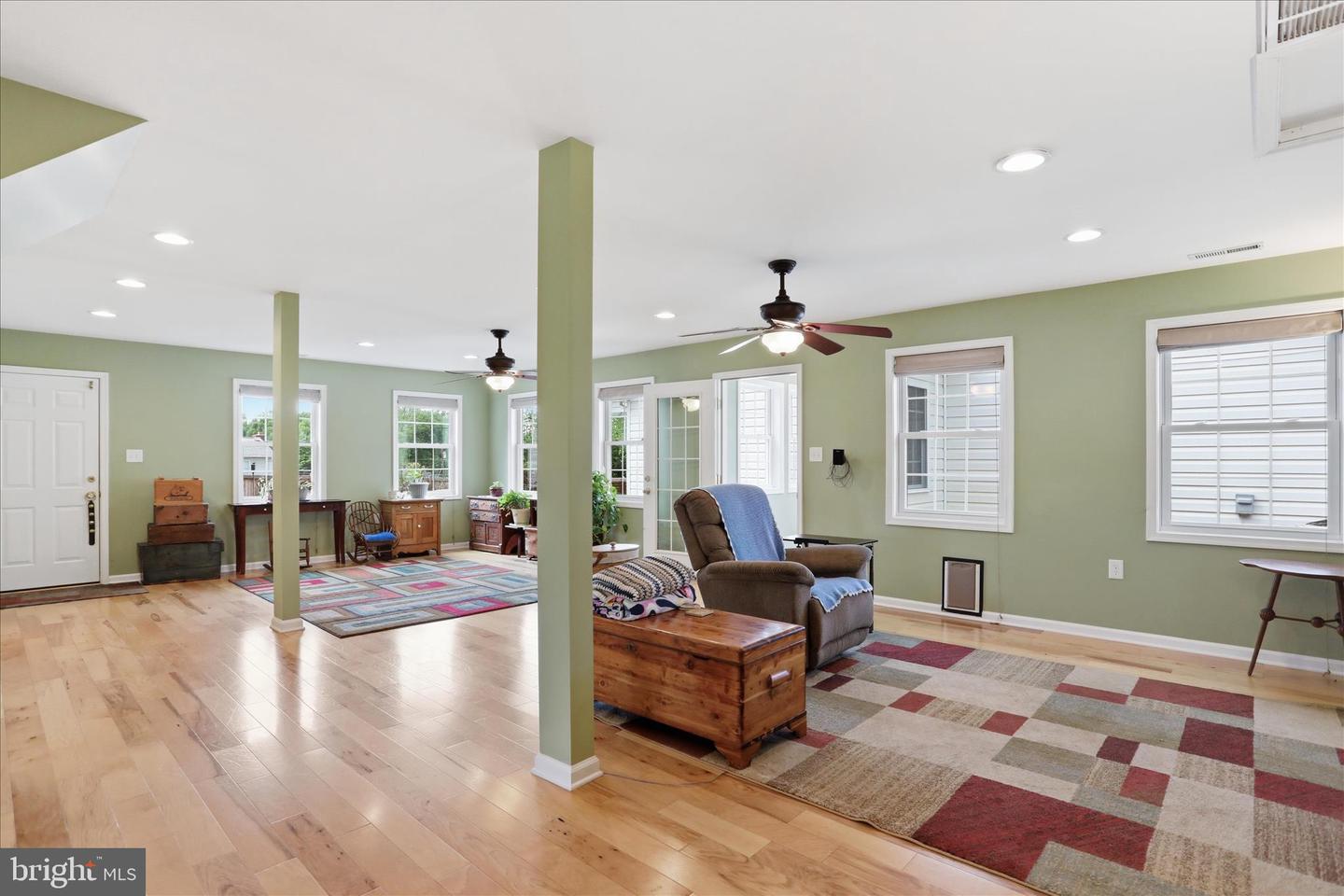 297 Euclid Ave Property Photo 10