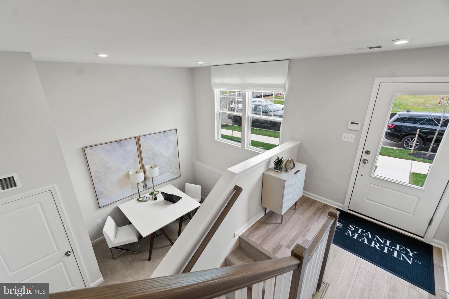 15 United Mews #[538] Property Photo 8