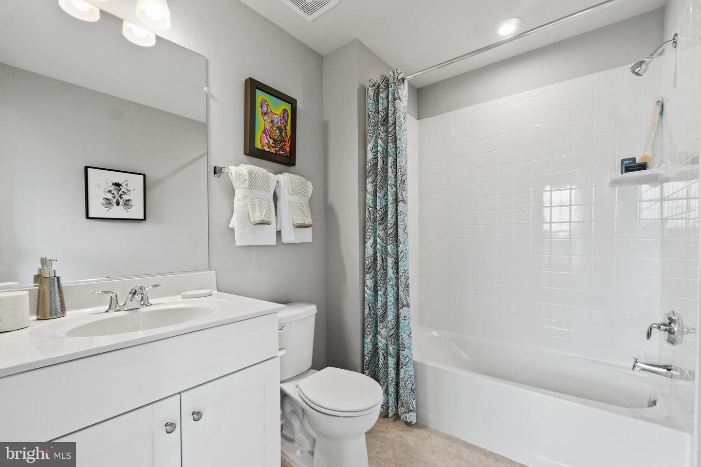 15 United Mews #[538] Property Photo 23