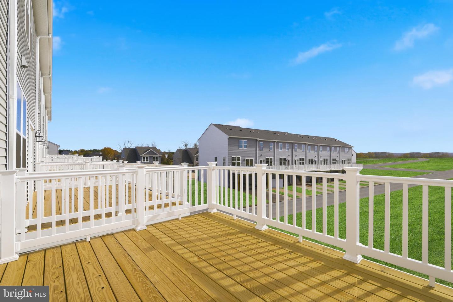 15 United Mews #[538] Property Photo 26