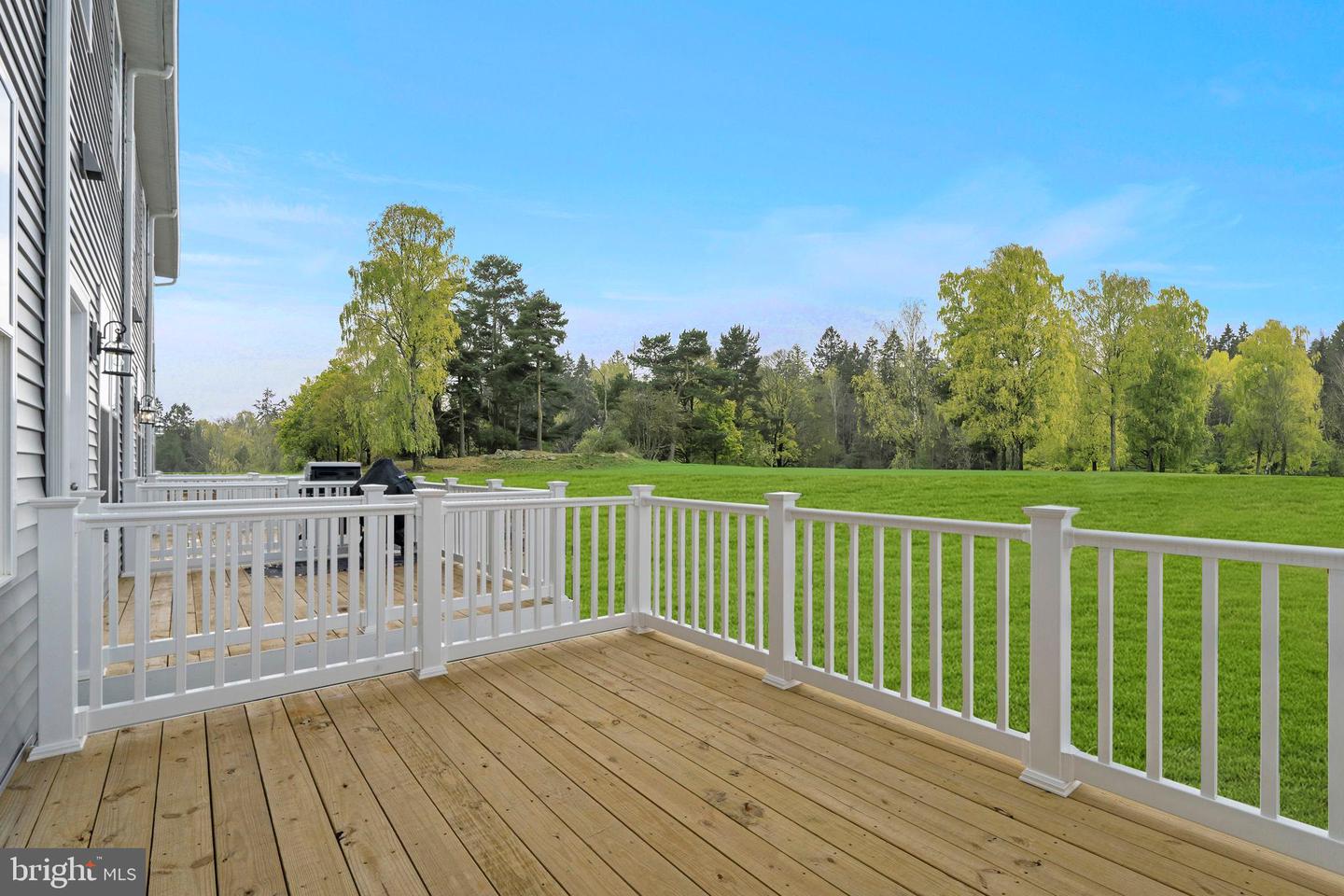 15 United Mews #[538] Property Photo 48
