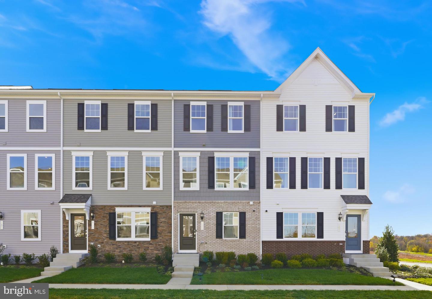 15 United Mews #[538] Property Photo 49