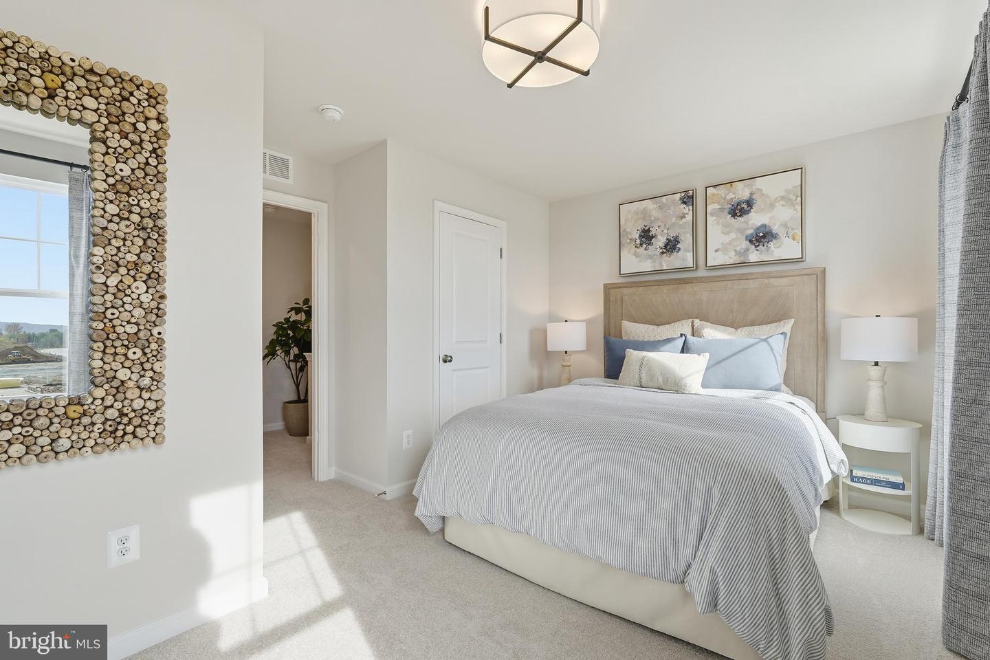 15 United Mews #[538] Property Photo 52