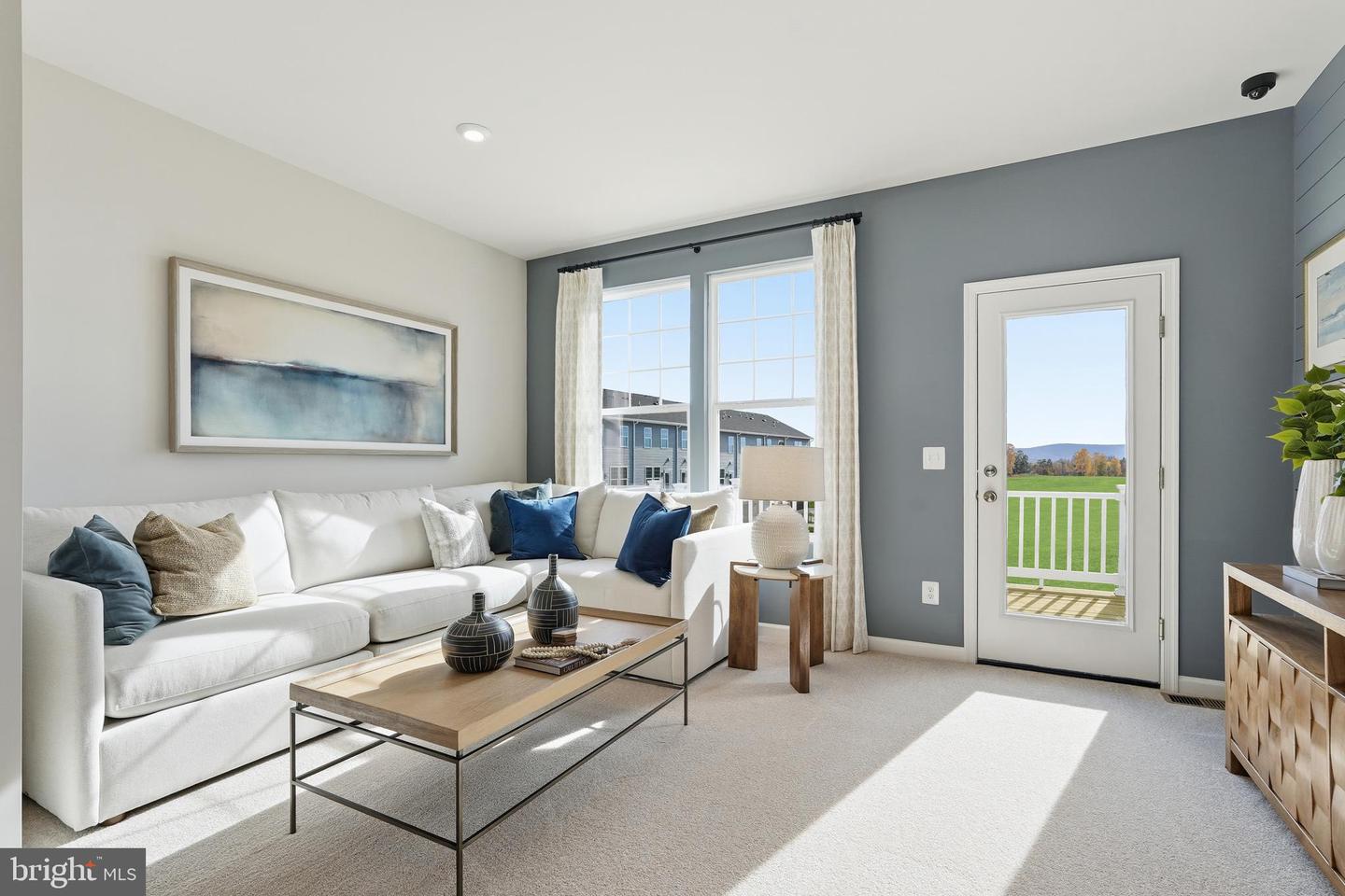 15 United Mews #[538] Property Photo 57