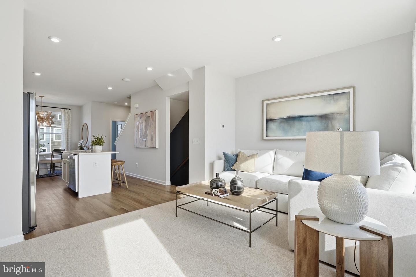 15 United Mews #[538] Property Photo 58