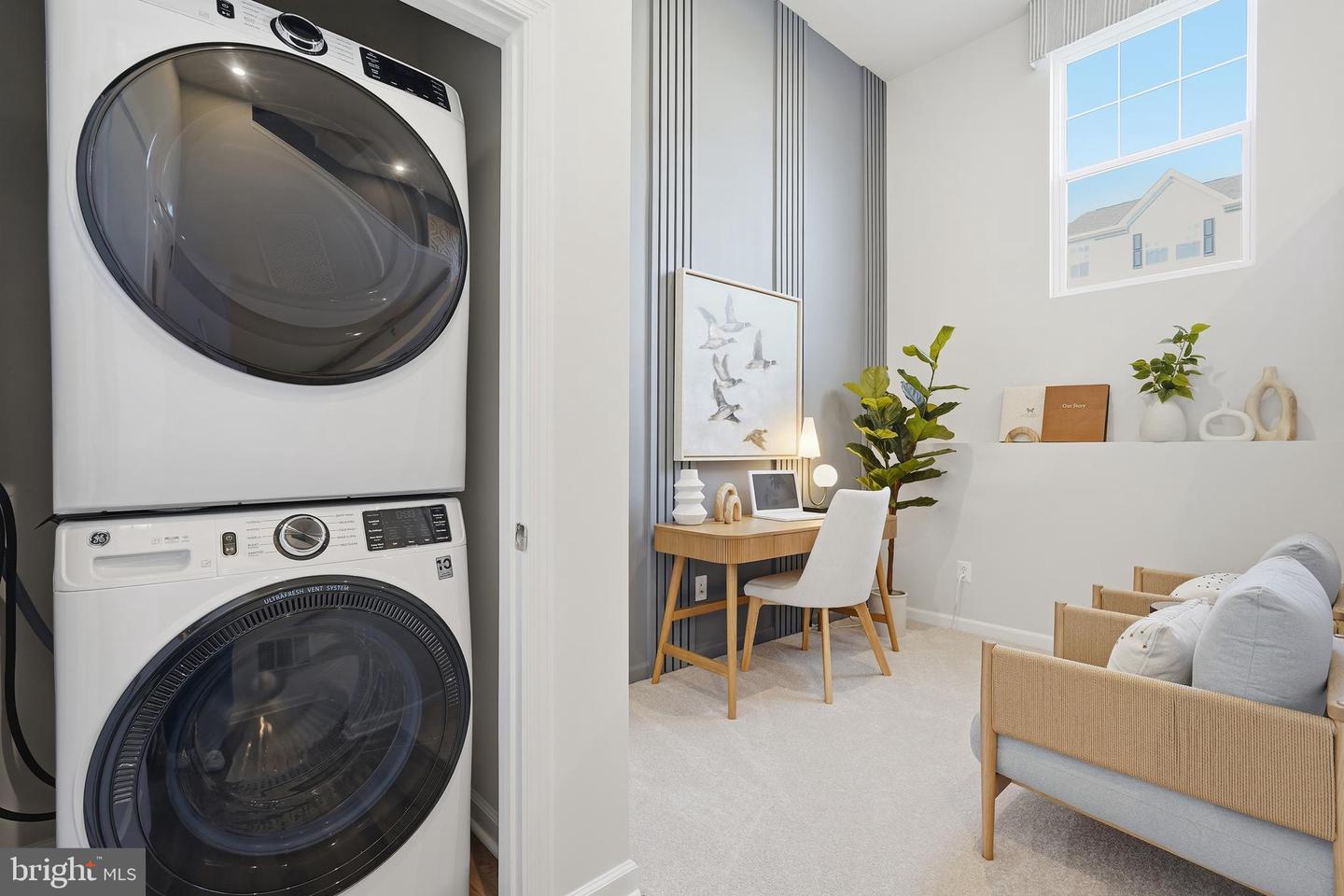 15 United Mews #[538] Property Photo 64