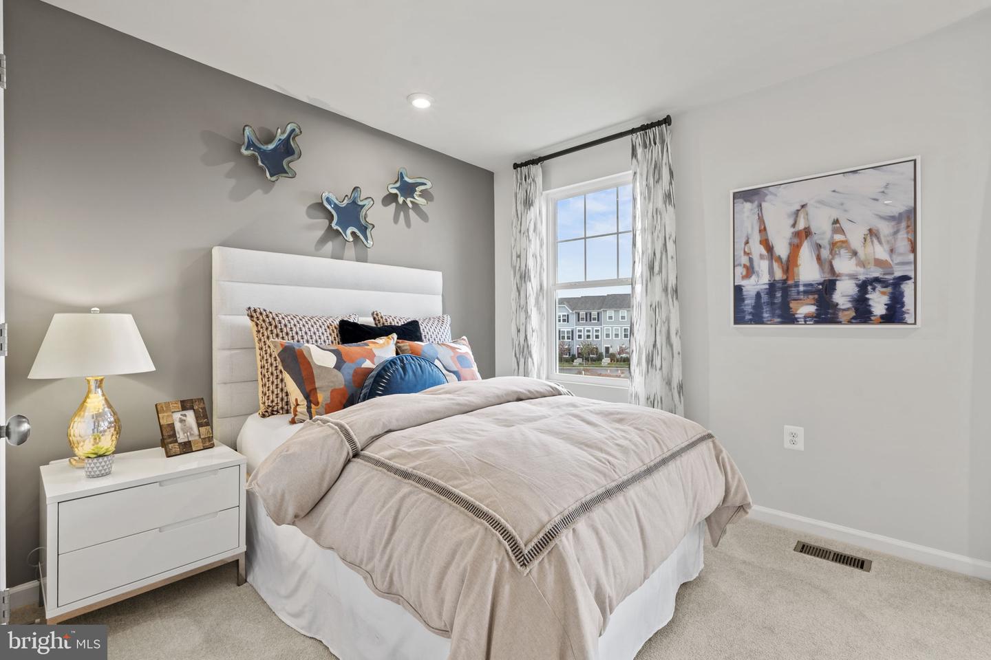 15 United Mews #[538] Property Photo 72
