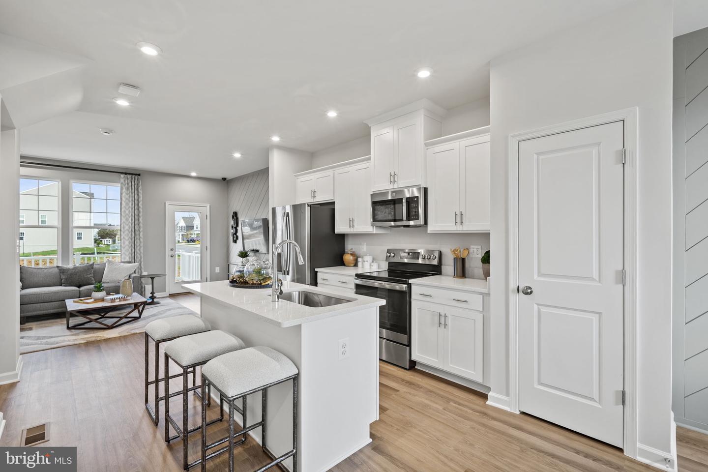 15 United Mews #[538] Property Photo 81