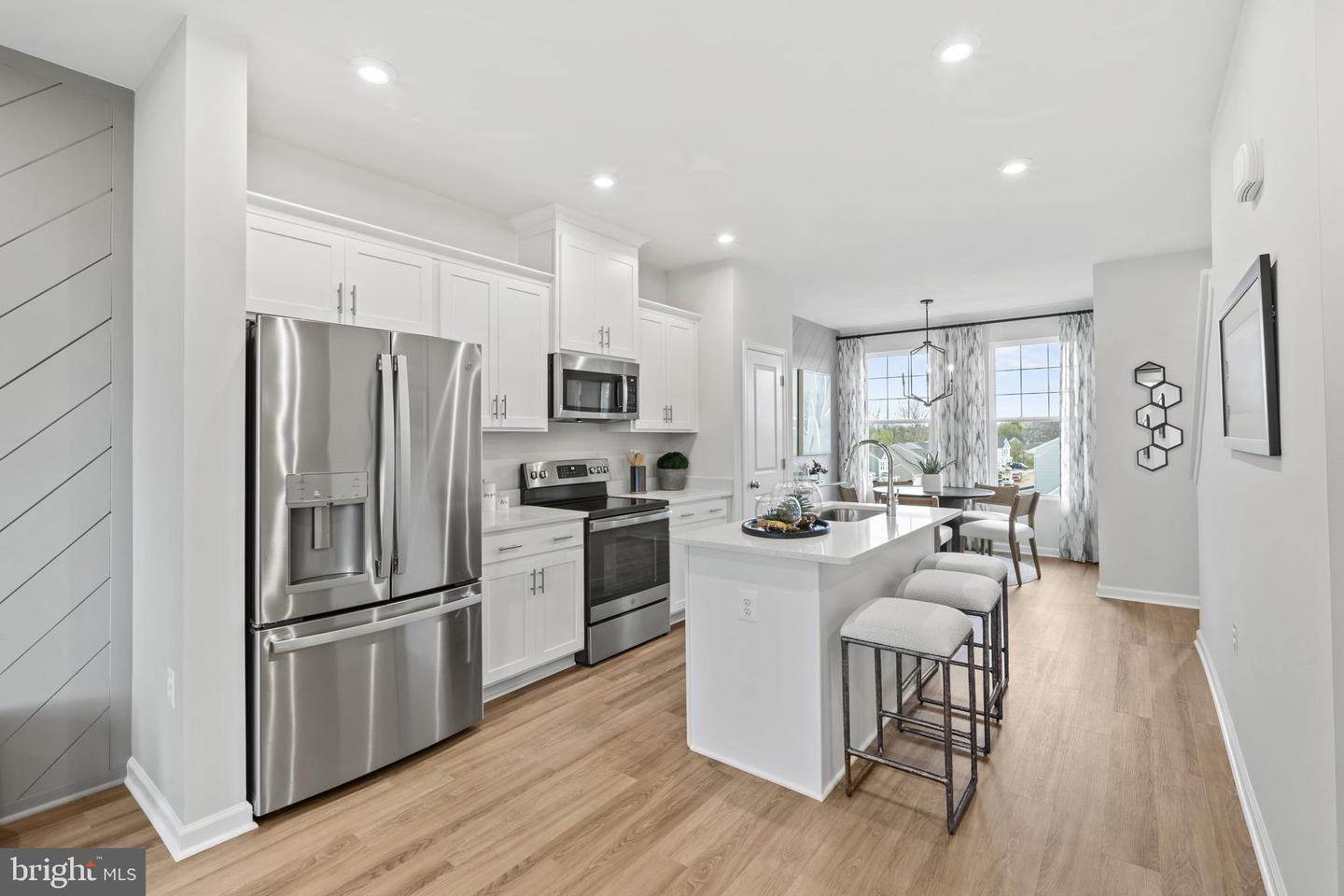 15 United Mews #[538] Property Photo 83