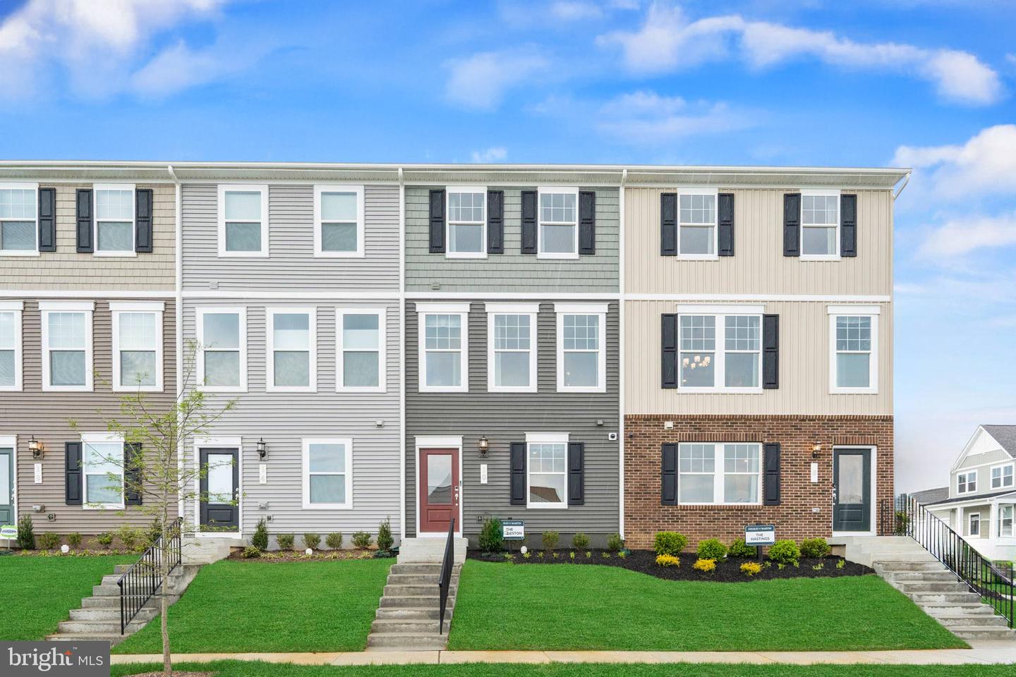 19 United Mews #[539] Property Photo 47