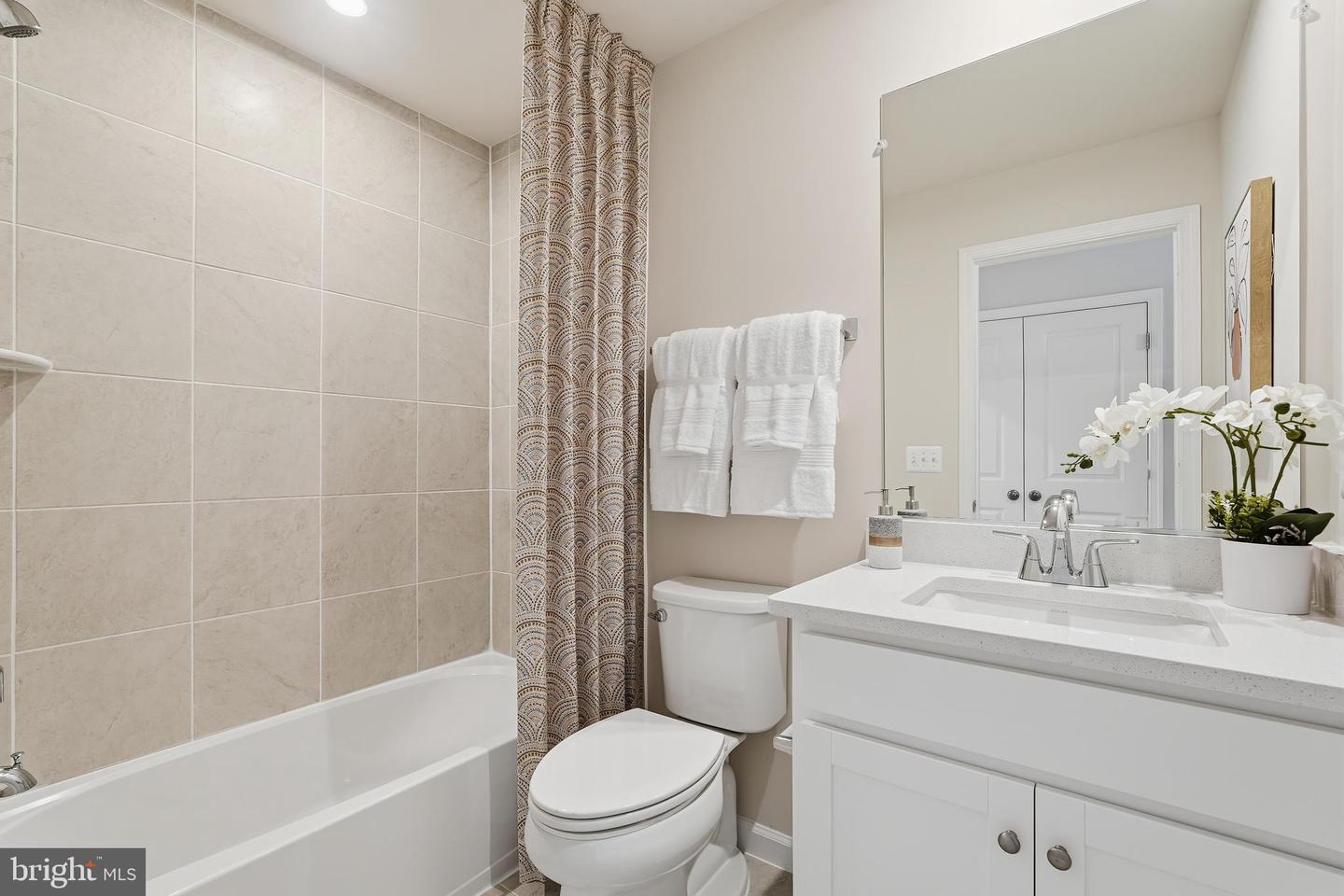 19 United Mews #[539] Property Photo 59