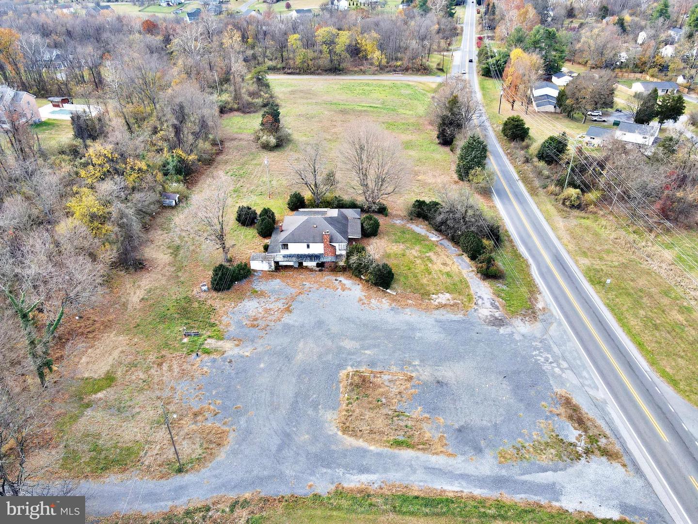 7174 MARTINSBURG PIKE Property Photo 1