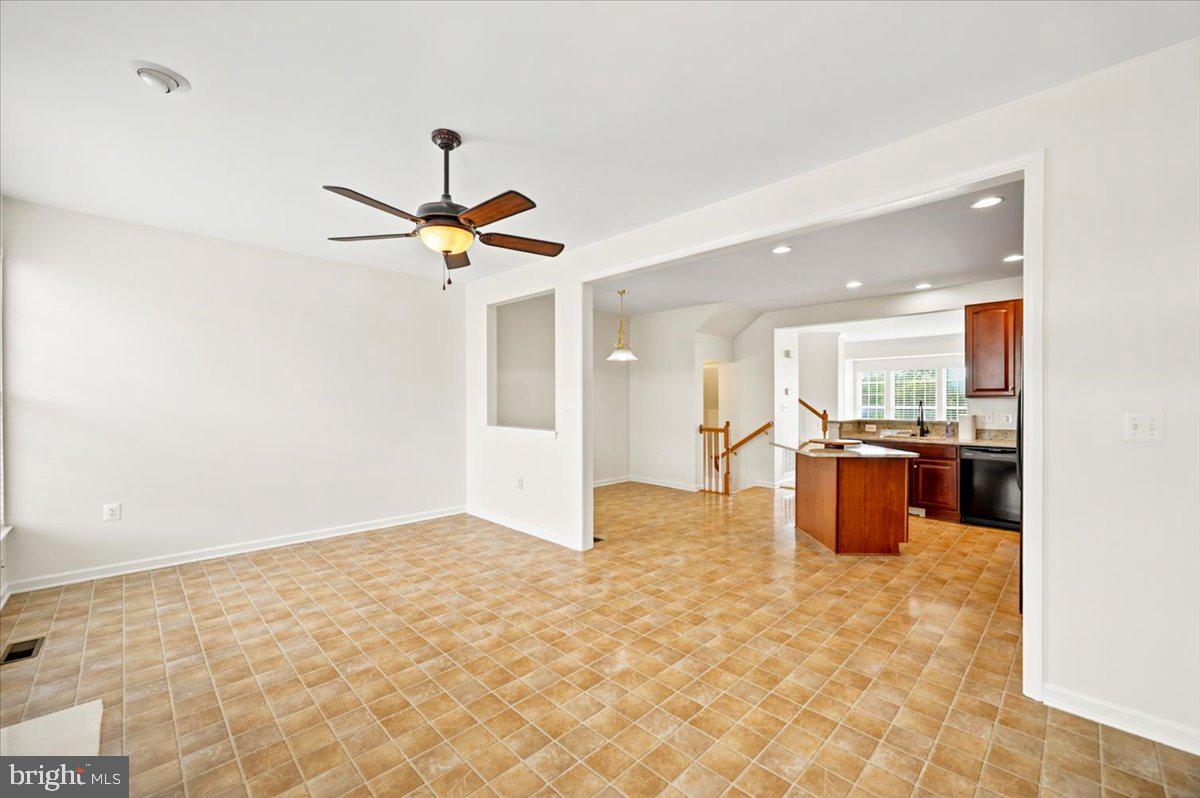 18 Davis St Property Photo 20
