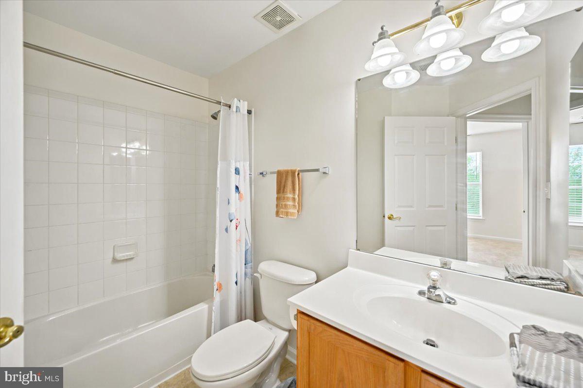 18 Davis St Property Photo 38