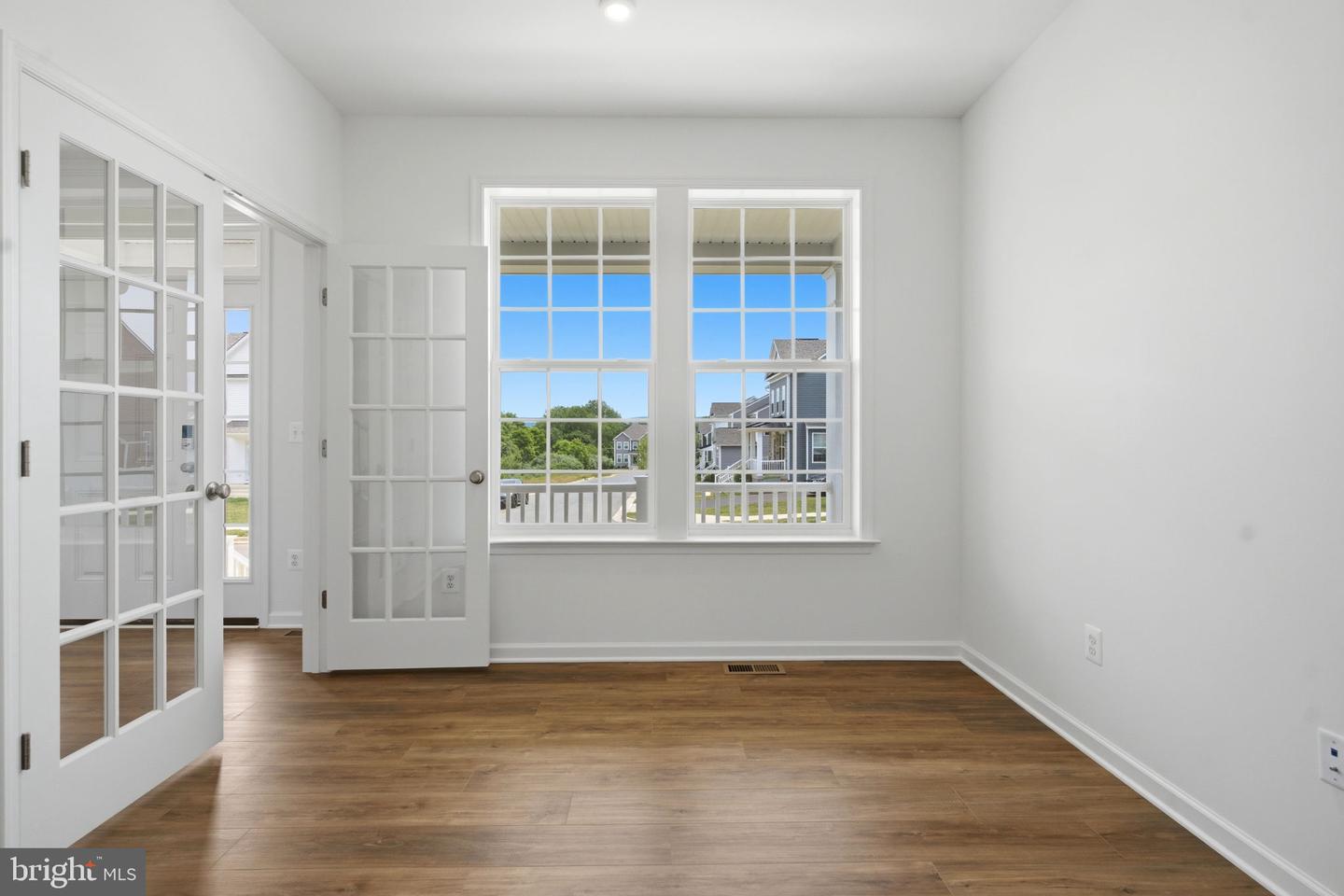 689 Lord Fairfax St Property Photo 11