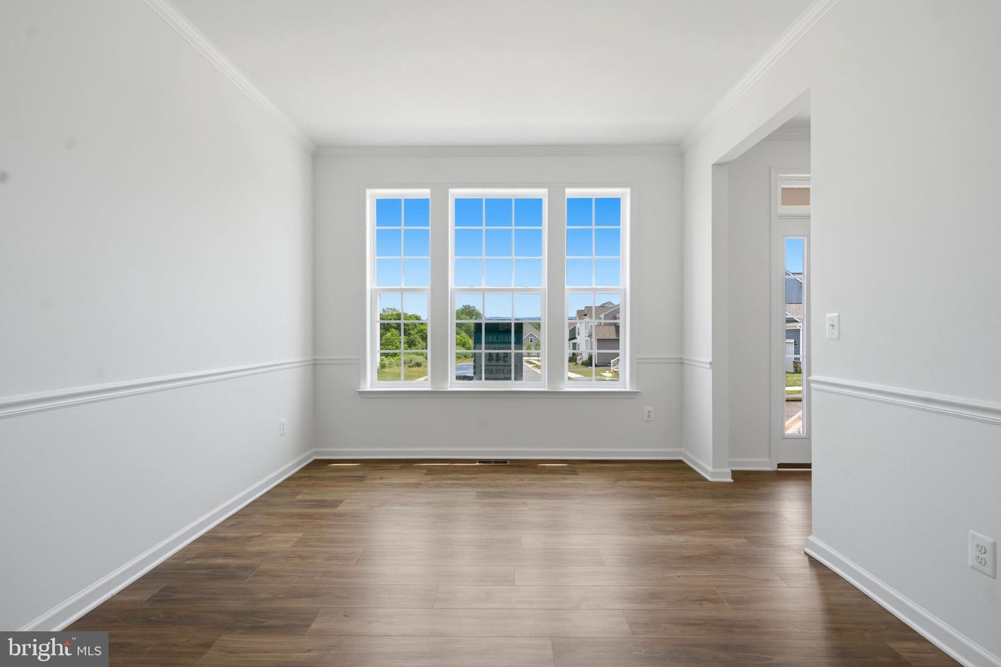 689 Lord Fairfax St Property Photo 12