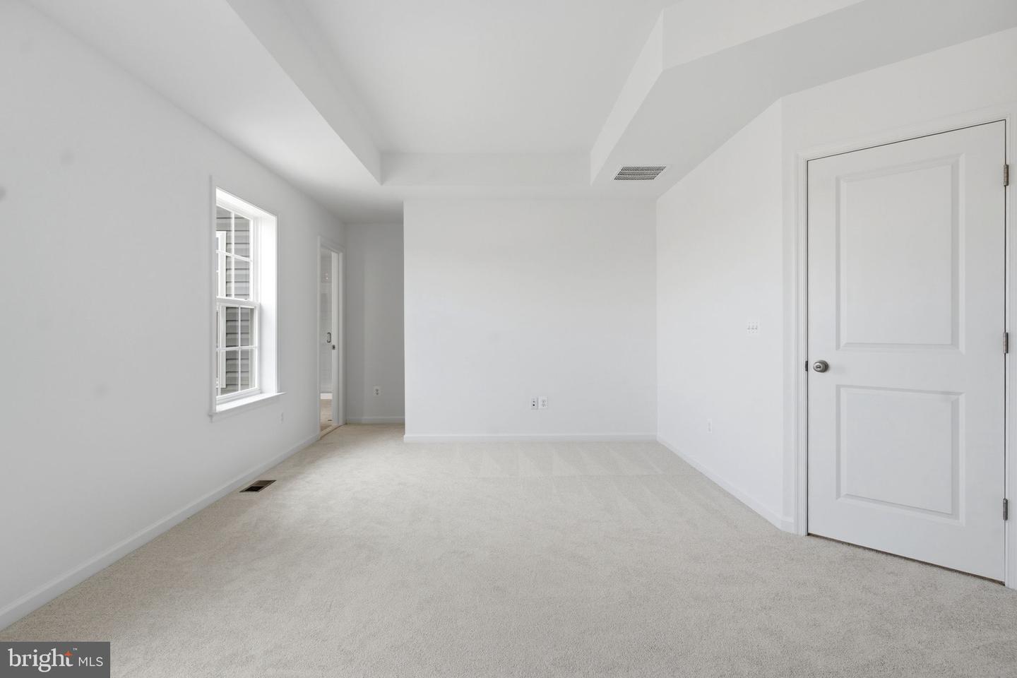 689 Lord Fairfax St Property Photo 20