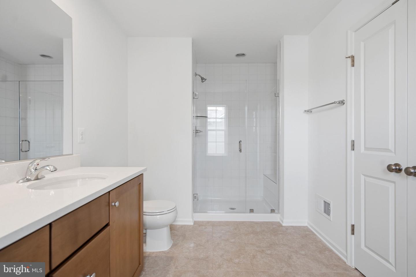 689 Lord Fairfax St Property Photo 23