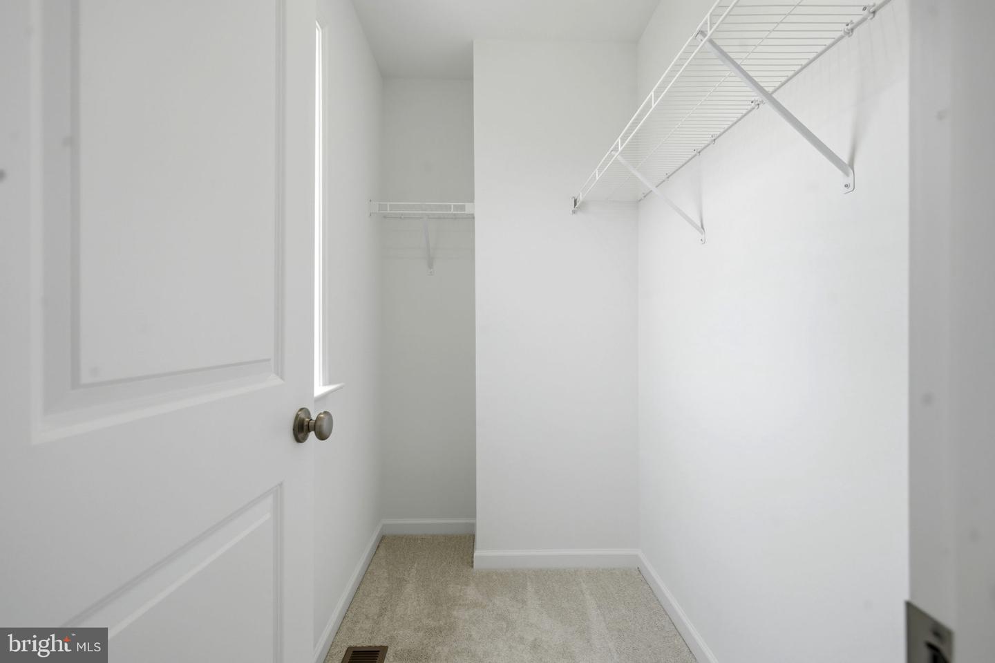 689 Lord Fairfax St Property Photo 29